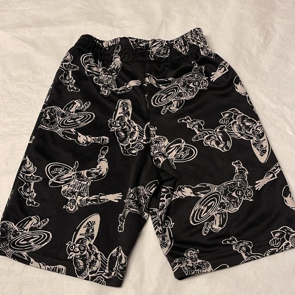 Marvel Comic shorts.  Boys size 5/6 with elastic waist. - Picture 2 of 5